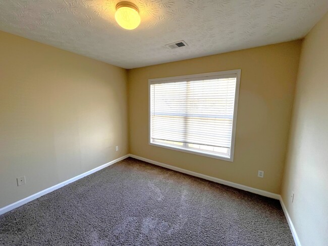 Building Photo - 2600 Santa Fe Ct SE