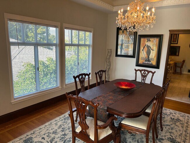 Building Photo - Bright & Spacious 3BR/2BA Home Overlooking Avalon Park – Furnished or Unfurnished- For Rent