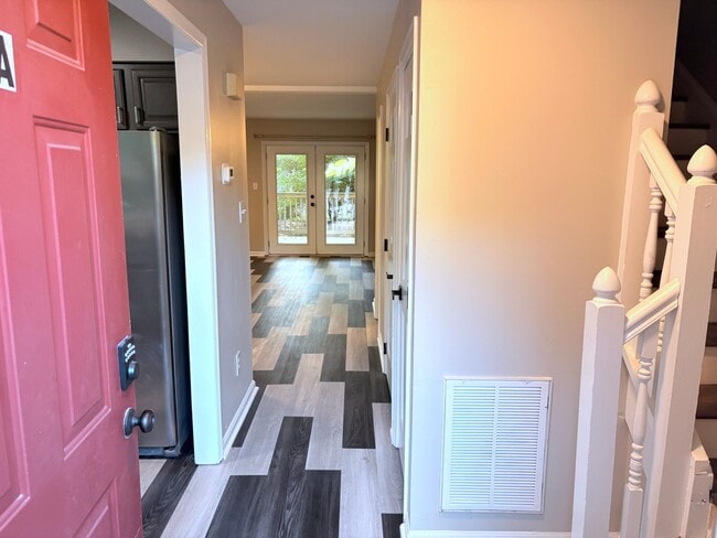 Building Photo - 6813 Glendower Rd