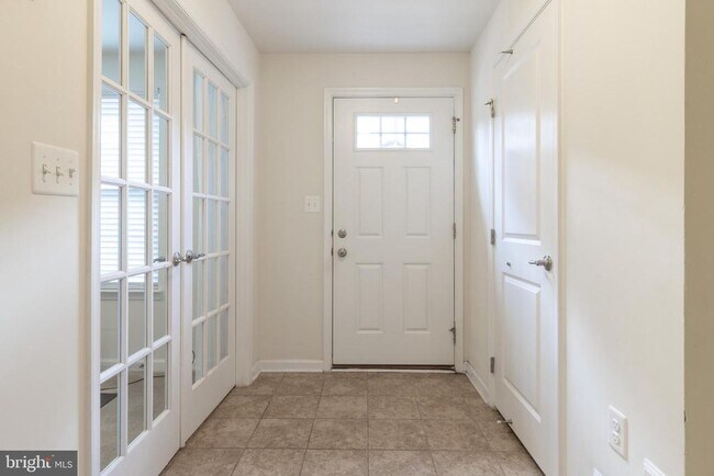 Foto del edificio - 4658 Hudson St