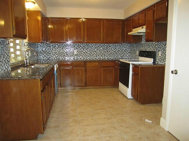 Foto del edificio - 2823 Old Fort Rd