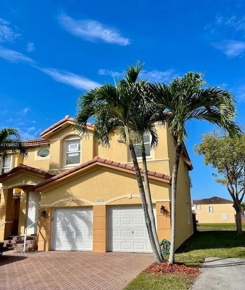 Foto del edificio - 8666 NW 109th Ct