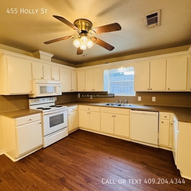 Foto del edificio - 455 Holly St