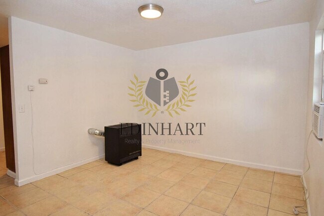 Foto del edificio - 3631 E Dwight Way