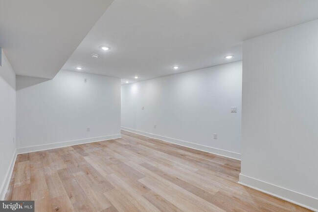 Foto del edificio - 4220 Baltimore Ave