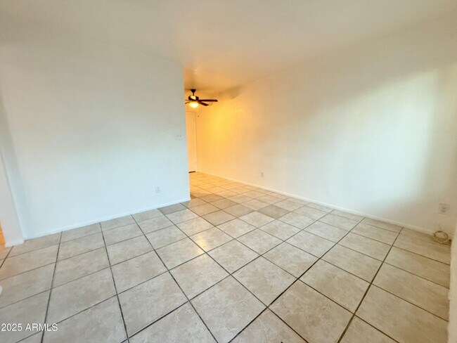 Foto del edificio - 3125 N 66th St