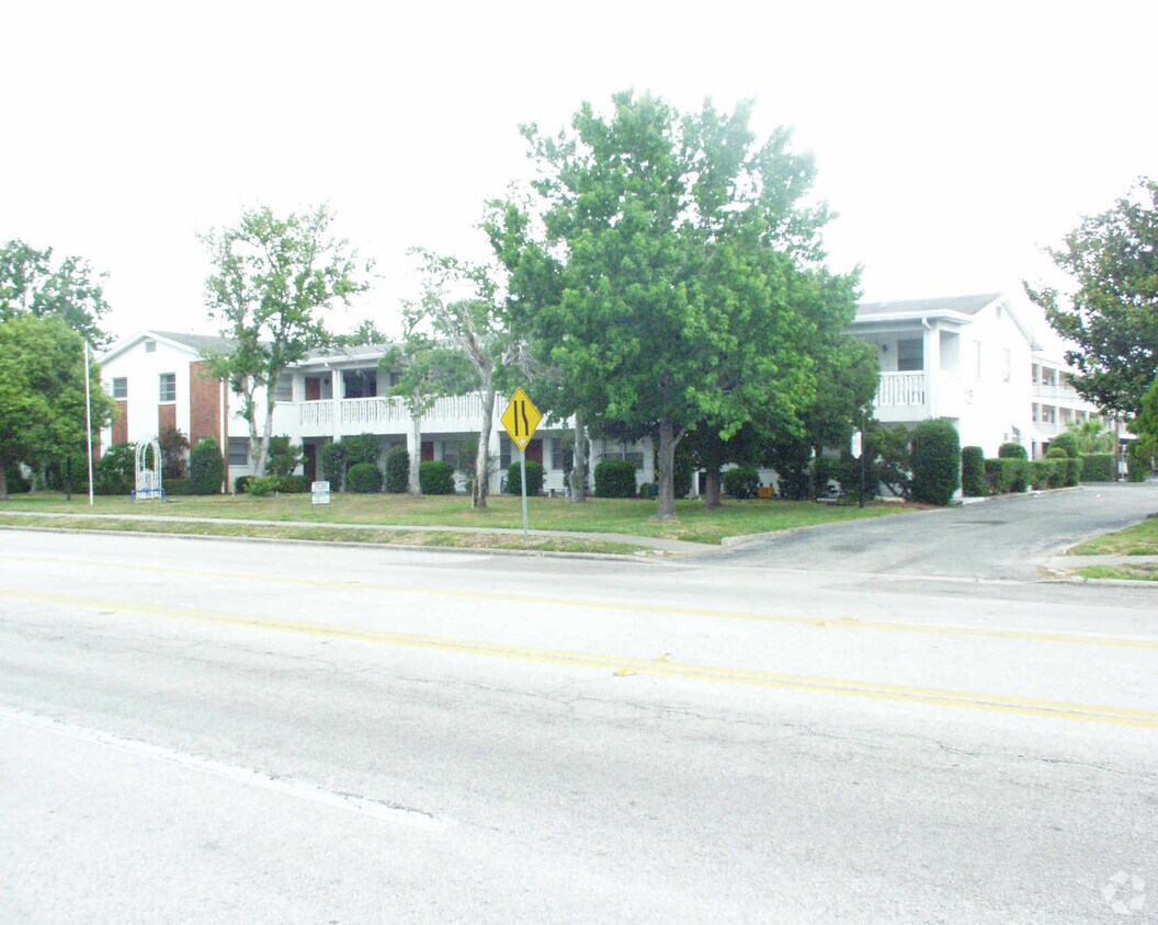 Foto del edificio - Dover Apartments