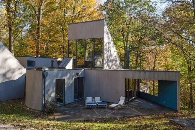 Building Photo - A Unique Opportunity