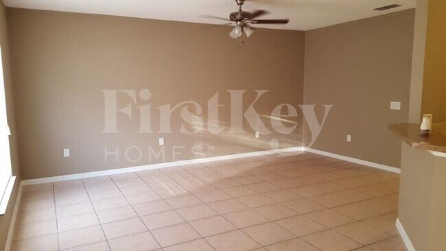 Building Photo - 1164 Schumann Dr