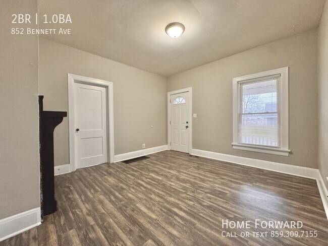 Foto del edificio - 852 Bennett Ave