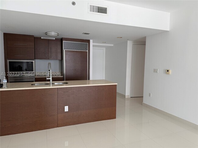 Building Photo - 465 Brickell Ave
