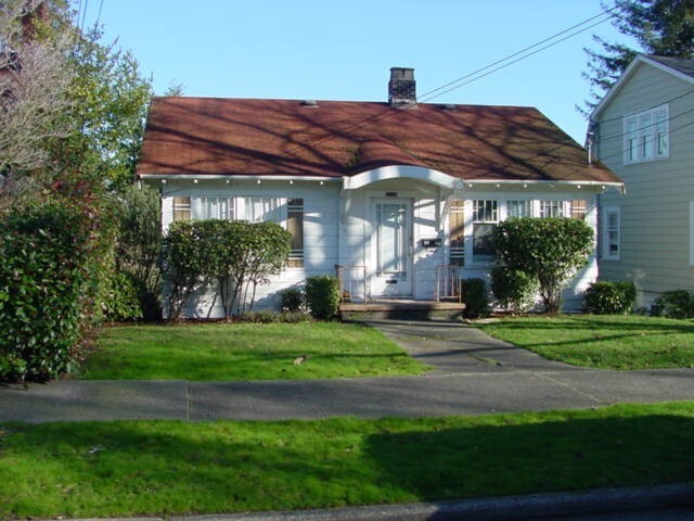 Foto principal - 5228 36th Ave NE Seattle, WA 98105 $2,850 ...
