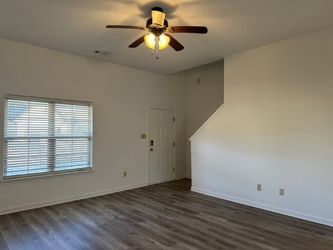 Foto del edificio - 321 Switchgrass Cove