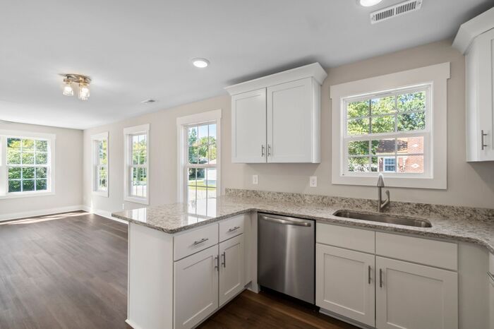 Foto principal - 418 N Pear St
