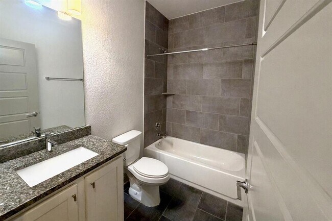 Foto del edificio - 12280 Mulligan Glen Ct