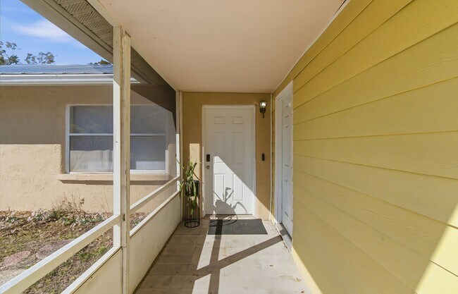 Foto del edificio - Charming Sarasota Retreat –4-Bedroom/3-Bathroom Modern Pool Home Near Everything!