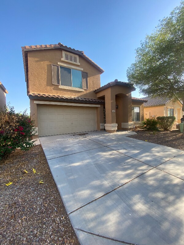 Primary Photo - 40385 W Thornberry Ln