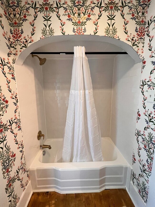 Foto del edificio - Modern Townhome 2bd/1ba