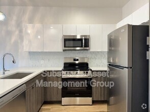 Building Photo - 1665 Midtown Pl