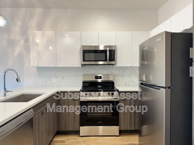 Primary Photo - 1665 Midtown Pl