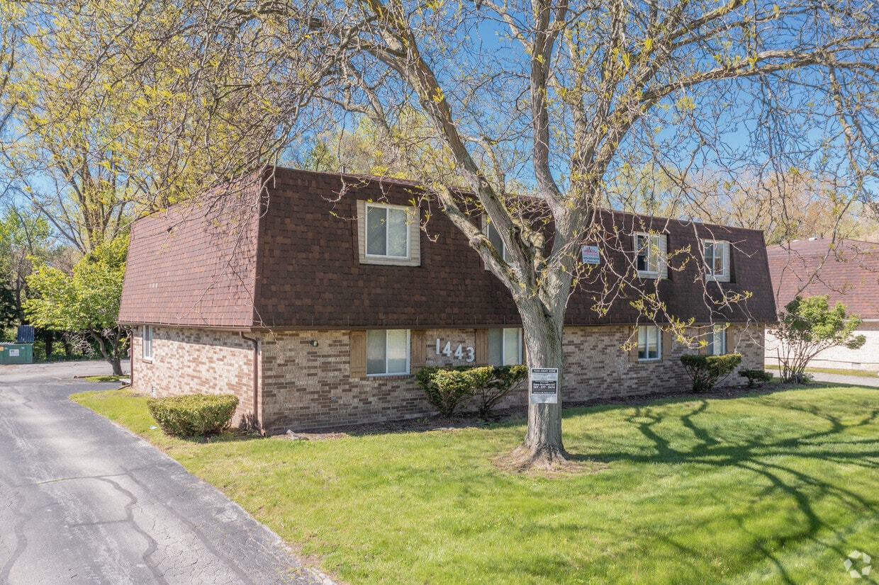 1443 Brooke Park Dr - 1453 Brooke Park Dr
