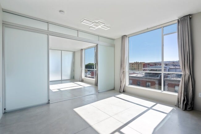 Building Photo - Penthouse unit in Centre Street Lofts San Pedro