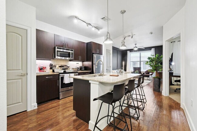 Foto del edificio - 5445 Town and Country Blvd