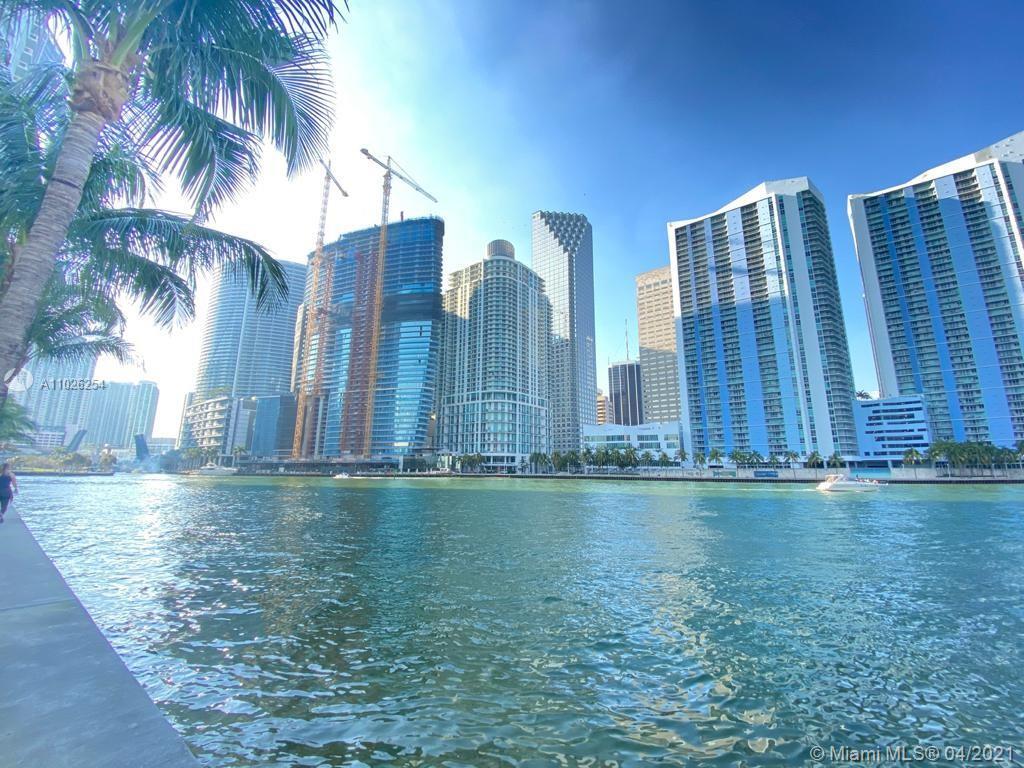 Primary Photo - 300 S Biscayne Blvd