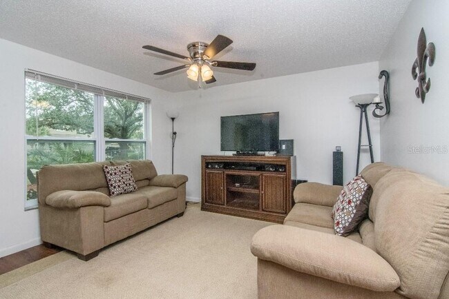 Foto del edificio - 2842 W Shelton Ave