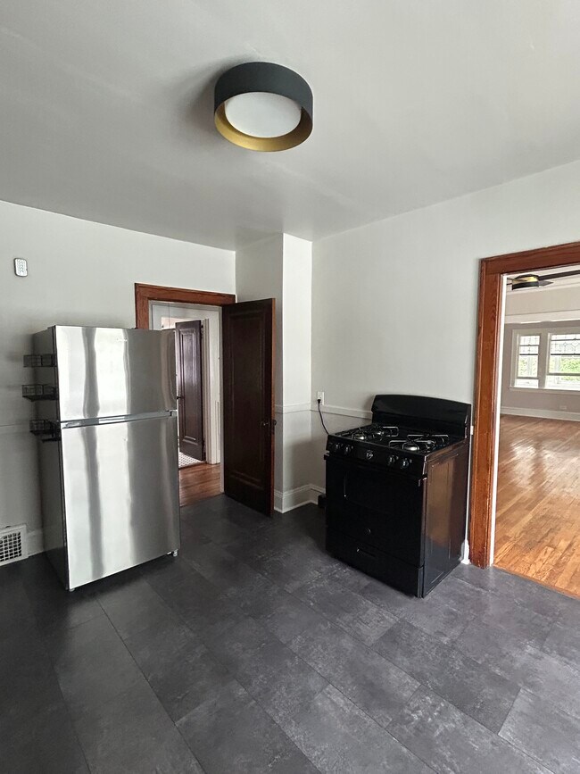 Foto del edificio - 12622 Mount Overlook Ave