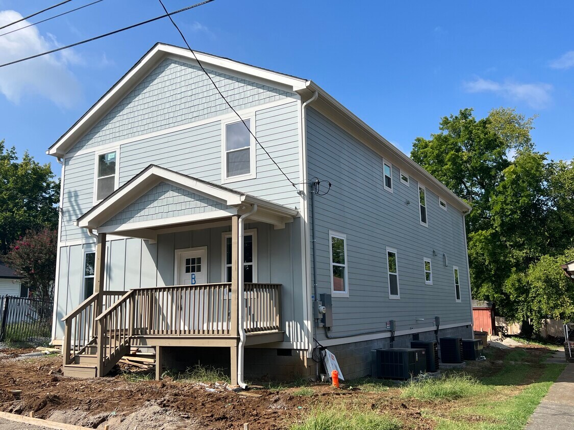 Photo - 907 30th Ave N (Nashville, TN)