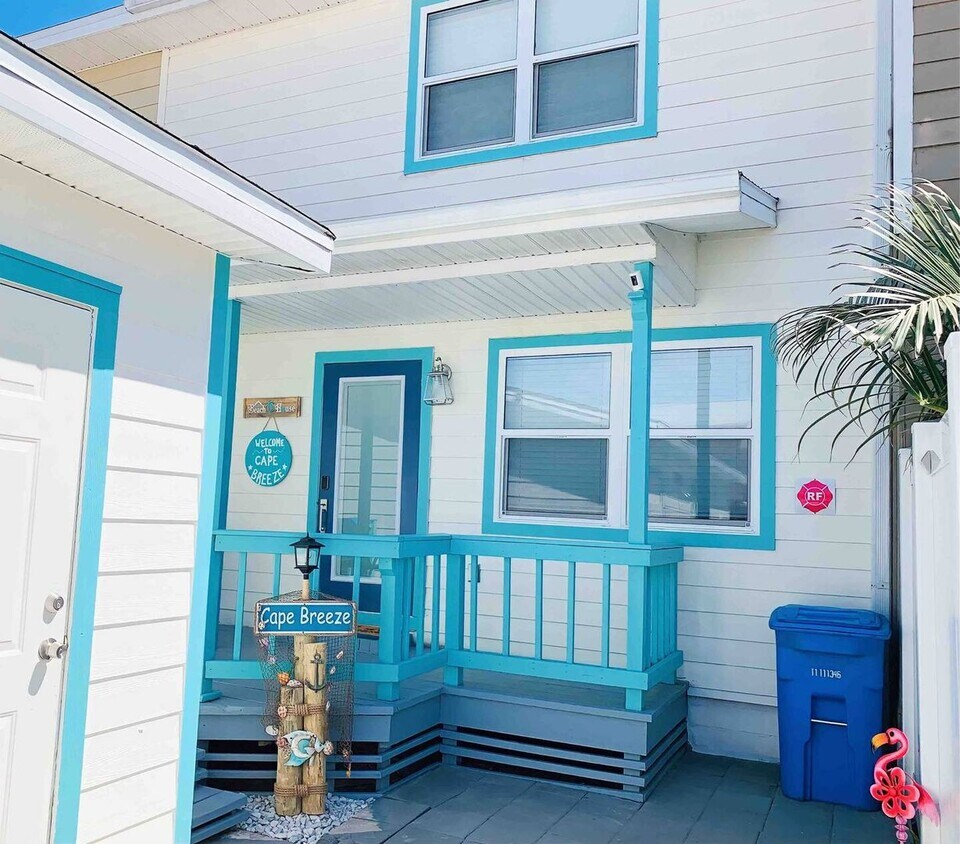 Primary Photo - BEACH PARK VILLAGE Townhome across from beach