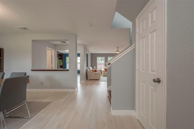 Foto del edificio - 15251 Weeping Cedar Ln