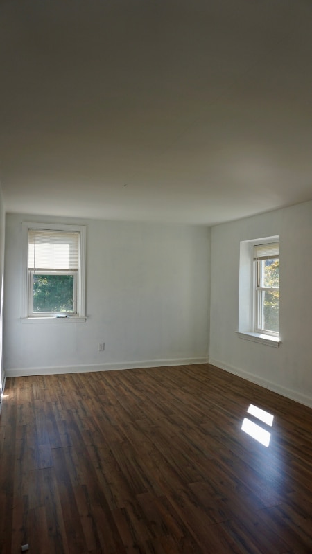Building Photo - 200 Hiawatha Ln