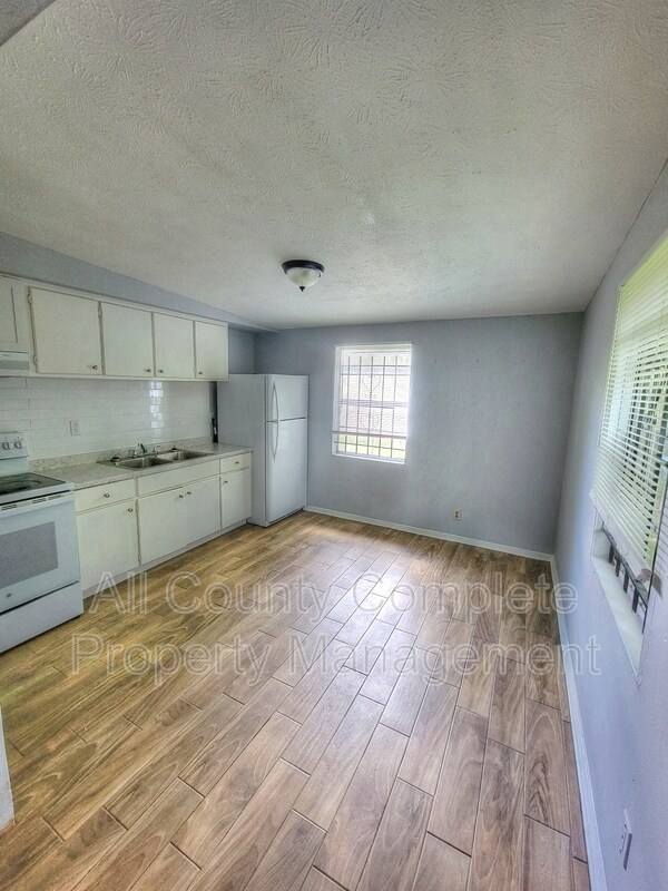 Foto del edificio - 3254 Phyllis St