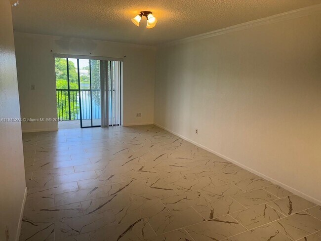 Foto del edificio - 908 NW 106th Terrace