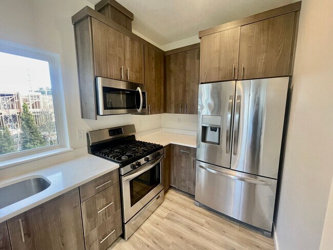 Foto del edificio - Spacious 2BD + Bonus Room Condo in Powellh...