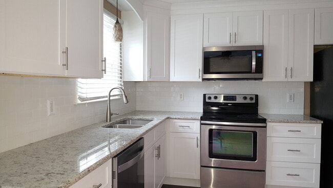 405 Spruce Lane