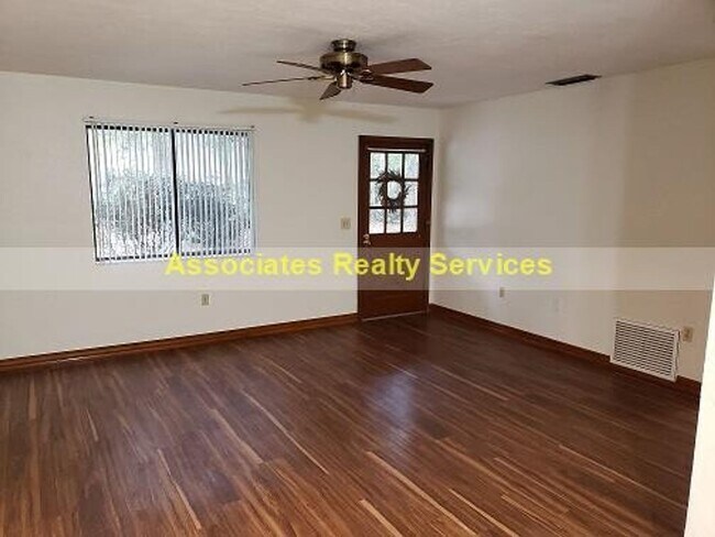 Foto del edificio - Sublease This Newly Renovated 2 bedroom wi...