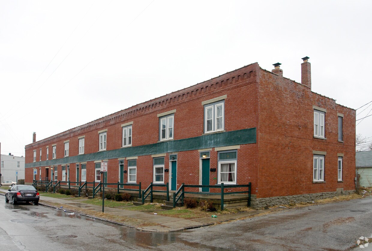 Primary Photo - 931-937 W Town St