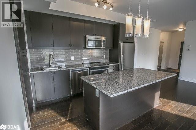 Building Photo - 3170 Erin Mills Pkwy