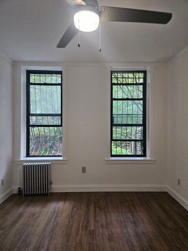 Rear Room - 331 16th St