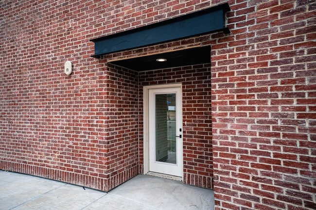 Building Photo - 5342 W Dosh Ln