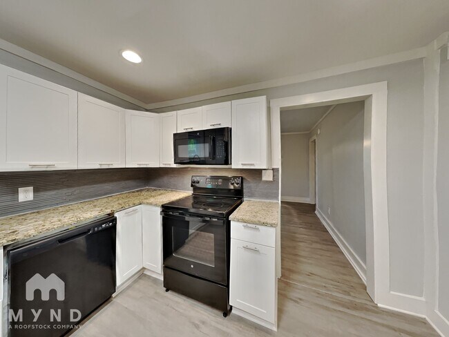 Building Photo - 200 Carver Cir NW