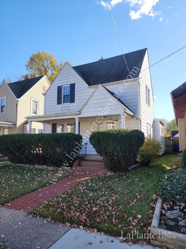 Large 3 Bed Home in West Toledo for Rent House Rental in Toledo, OH