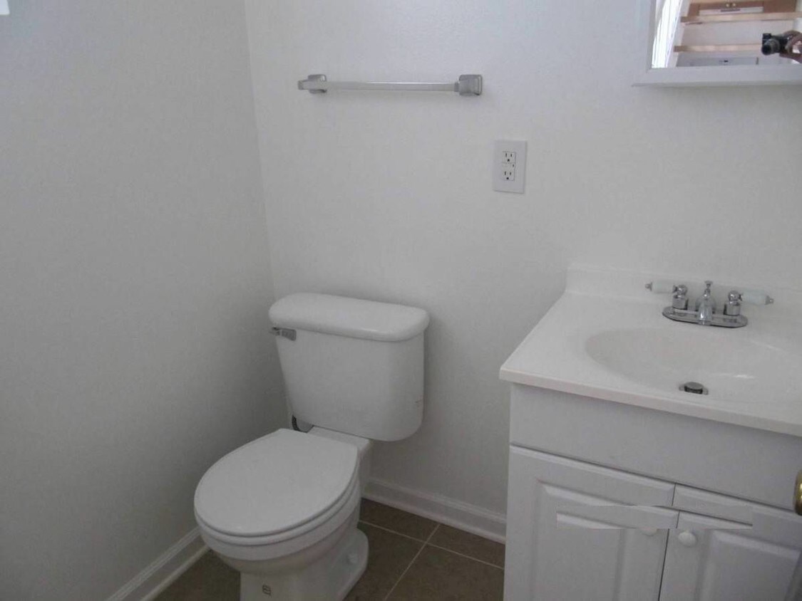 4453 W 172nd St Unit 1, Lawndale, CA 90260 Apartments in Lawndale, CA