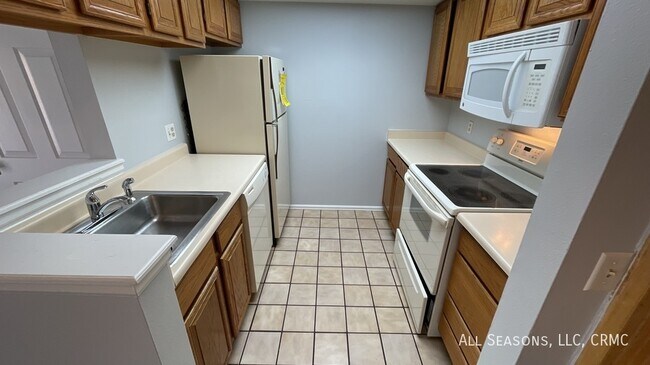 Foto del edificio - 914 Tenderfoot Hill Rd