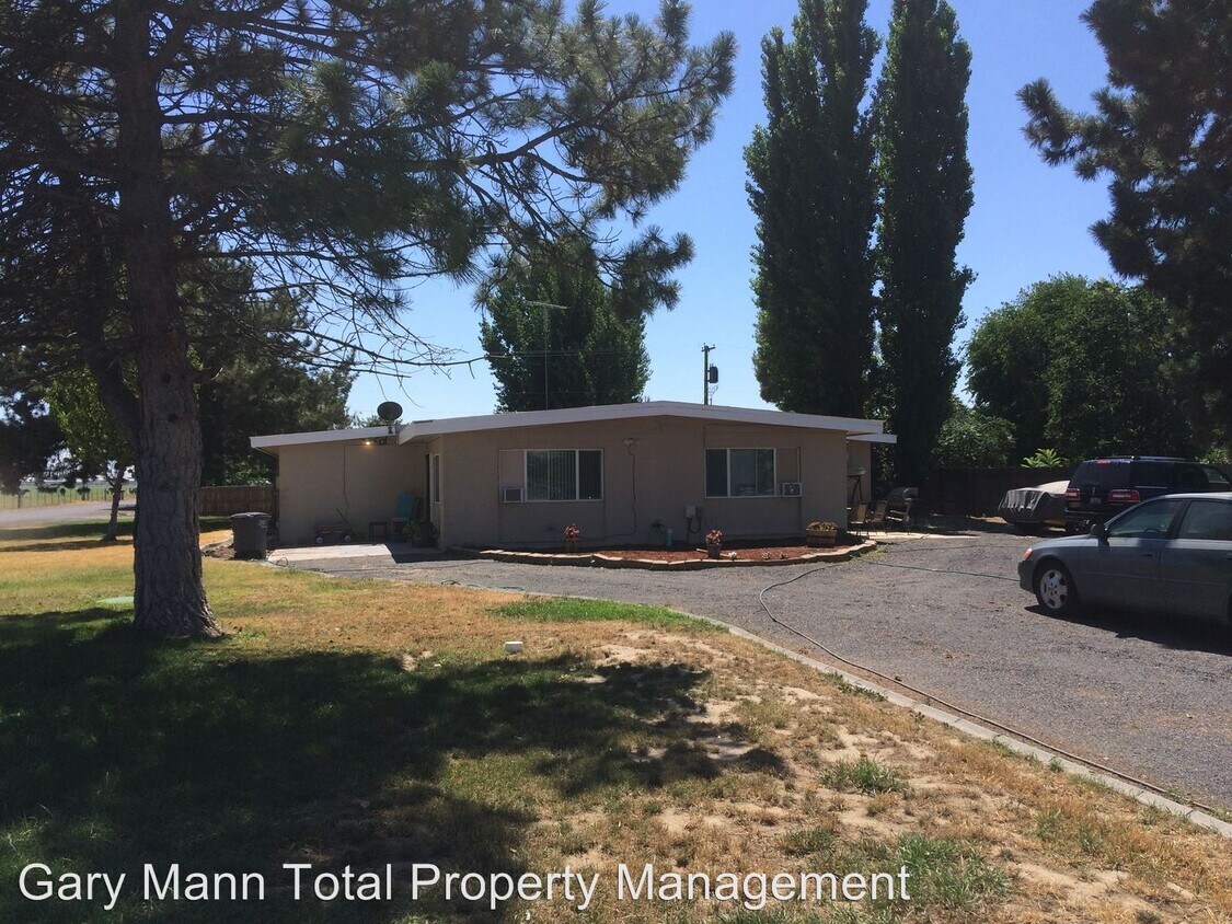 7733 McDougal Ave NE, Moses Lake, WA 98837 Room for Rent in Moses