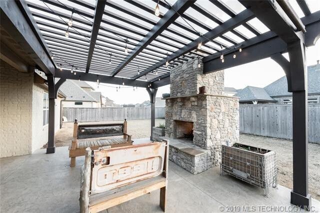 Foto del edificio - Jenks Parade of Homes Beauty!