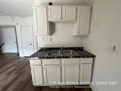 Building Photo - 579 Van Buren Ave